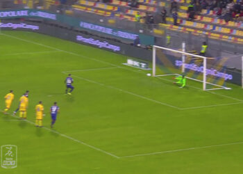 Calcio Serie B, 11^ giornata: Frosinone vs Crotone 2-1